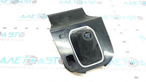 Накладка шифтера Mazda CX-9 16-23 черная, под чистку, царапины, затерта, сломано крепление