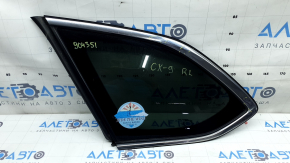 Форточка глухое стекло задняя левая Mazda CX-9 16-23 хром, царапины на хроме, надрыв уплотнителя