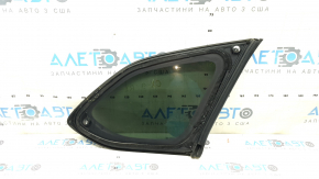 Форточка глухое стекло задняя левая Mazda CX-9 16-23 хром, царапины на хроме, надрыв уплотнителя