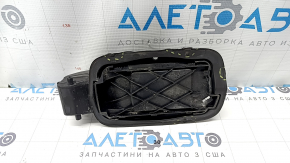 Корпус лючка бензобака Audi A3 8V 15-18 4d порван уплотнитель, сломано крепление