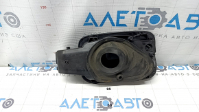 Корпус лючка бензобака Audi A3 8V 15-18 4d порван уплотнитель, сломано крепление