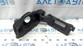 Корпус лючка бензобака Audi A3 8V 15-18 4d порван уплотнитель, сломано крепление