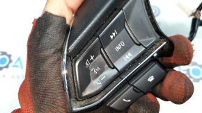 Кнопки управления на руле Mazda CX-9 16-21 потёртость