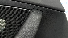 Обшивка двери карточка задняя левая Audi A3 8V 15-20 4d, 5d, черная, кожа, подлокотник кожа черная, Bang and Olufsen, под пищалку, вставка под алюминий, с ручкой, царапины