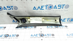 Накладка передней стойки верхняя левая Audi A3 8V 15-20 4d черная, потерта
