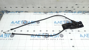 Кронштейн ручки открытия капота Audi A4 B9 17-25 с тросиками, сломано крепление тросика
