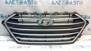 Решетка радиатора grill Hyundai Elantra AD 17-18 дорест, матовый хром, с эмблемой, царапины,  отверстия от саморезов