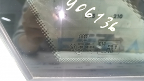 Форточка глухое стекло задняя правая Audi A4 B9 17-19 хром, царапины на хроме, порезан уплотнитель