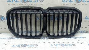 Решетка радиатора grill BMW X7 G07 19-22 без ночного видения, под камеру, Shadow Line, сломано крепление, песок, скол