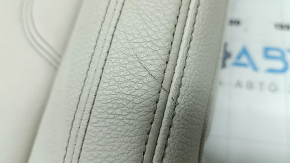 Обшивка подушки пассажирского сиденья BMW 5 G30 17-20 кожа Elfenbein-Weiss, Sport, с подогревом, под чистку, царапина