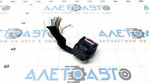 Фишка на блок ECU компьютер двигателя BMW 5 G30 17-23 2.0Т белая, 39 пинов
