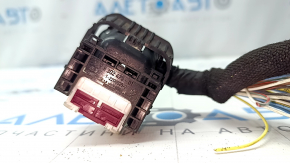 Фишка на блок ECU компьютер двигателя BMW 5 G30 17-23 2.0Т белая, 39 пинов