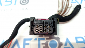 Фишка на блок ECU компьютер двигателя BMW 5 G30 17-23 2.0Т черная, 13 пинов