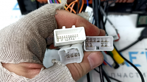 Монитор, дисплей, навигация Toyota Camry v40 07-09 Android 13, скол, царапина, тычки и трещины в рамке, обрезаны провода антенн