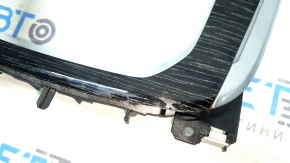 Накладка центральной консоли BMW X7 G07 19-22 под дерево Fineline Stripe, потёртость, сломаны крепления