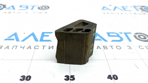 Отбойник капота на крыле правый VW Passat b8 16-19 USA