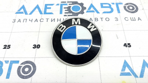 Эмблема значок капота BMW 5 G30 17-23 полез лак, расклеилась