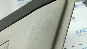 Обшивка двери карточка задняя правая Toyota Camry v40 бежевая с коричневым, вставка пластик, подлокотник велюр, с ручкой, под чистку, побелел пластик, царапины