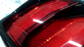 Фонарь правый Ford Mustang mk6 18-23 царапины
