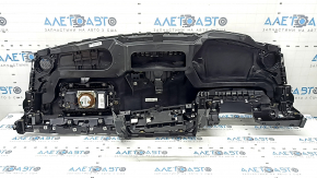 Торпедо передняя панель с AIRBAG Audi Q8 19-22 черная, ржавый пиропатрон