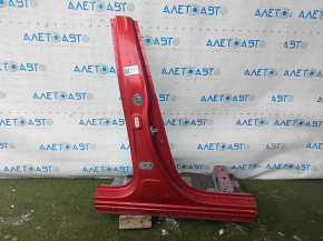 Stâlpul central dreapta al modelului Mazda CX-50 23-26 a fost tăiat.