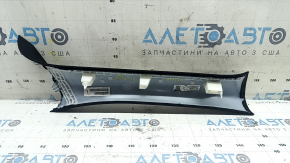Накладка передней стойки левая верхняя BMW X5 G05 19-23 черная, с заглушкой, царапины