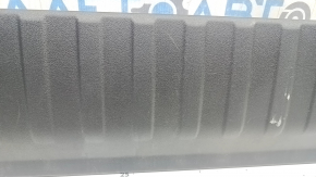 Обшивка нижней двери багажника основная BMW X5 G05 19-26 черная, царапины