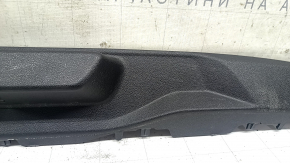 Накладка замка двери багажника верхнего BMW X5 G05 19-26 черная, царапины