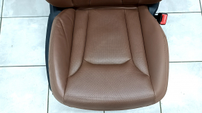 Пассажирское сидение Audi Q8 19-23 с airbag, с подголовником, электрическое, подогрев и вентиляция, с поясничной подпоркой, кожа коричневая, царапина