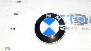 Эмблема значок капота BMW X5 G05 19-26 песок, полезло покрытие