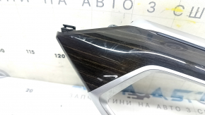 Накладка передней панели правая BMW X5 G05 19-23 под дерево Fineline Stripe, с подсветкой, царапины