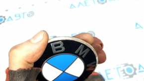 Эмблема значок BMW двери багажника BMW X5 G05 19-26 полез лак