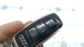 Ключ Audi Q8 19-26 4 кнопки, черный глянец, потерт, тычки, царапины