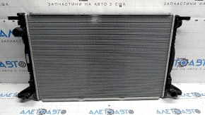 Радиатор охлаждения вода Audi Q7 16-26 3.0T