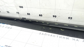 Молдинг порога левый Audi A4 B9 17-19 S-Line 195см, черная, потерта, царапины