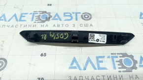 Вставка накладки порога задняя левая BMW X5 G05 19-23 хром BMW, с подсветкой, царапины, побелело крепление