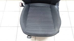 Водительское сидение VW Tiguan 22-24 без airbag, механическое, подогрев, ткань черная, белая строчка, под чистку