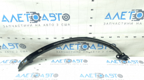 Уплотнитель арки крыла задний правый Toyota Rav4 19-24 структура, затёрт, надломано крепление