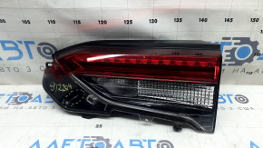 Lampă interioară hayon dreapta pentru Toyota Rav4 19-24, fabricată în Japonia
