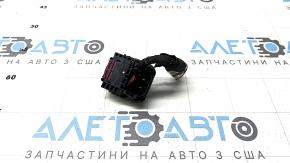 Фишка на блок ECU компьютер двигателя BMW 7 G11 G12 16-22 B58 черная