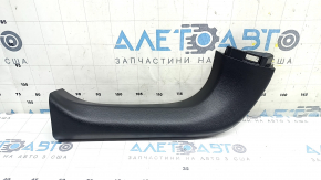 Обшивка двери багажника левая Toyota Rav4 19-24 черная, царапины