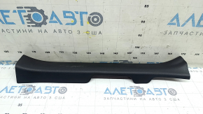 Накладка порога передняя правая Toyota Rav4 19-24 черная, потерта