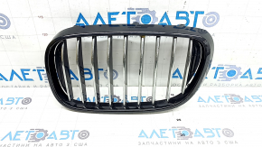 Решетка радиатора grill левая BMW 7 G11 G12 16-19 без ночного видения, после ремонта, надломано, тычки, после ремонта