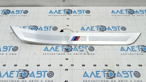 Накладка порога внешняя задняя правая BMW 7 G11 G12 16-22 хром с подсветкой, M-Sport, царапины, сломано крепление