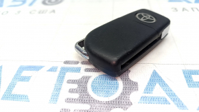 Ключ Toyota Rav4 19-20 3 кнопки, царапины