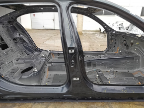 Stâlpul central drept al caroseriei BMW 7 G12 16-22 pe caroserie, fund