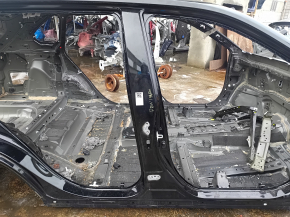 Pilonul central drept al caroseriei Toyota Rav4 19-21 pe caroserie