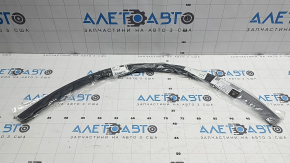 Уплотнитель капота передний Mercedes W213 E 300/350/400/450 17-20 на бампере