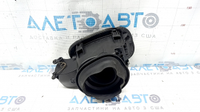 Корпус лючка бензобака Ford Fusion mk5 13-20 под замок, надломы