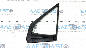 Уплотнитель стекла треугольника двери передний правый Subaru Forester 25-26